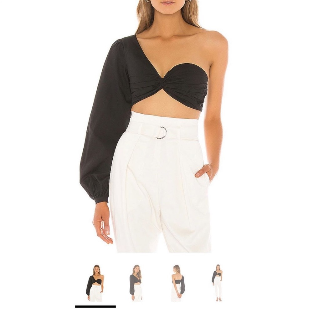 Black one shoulder top 🖤